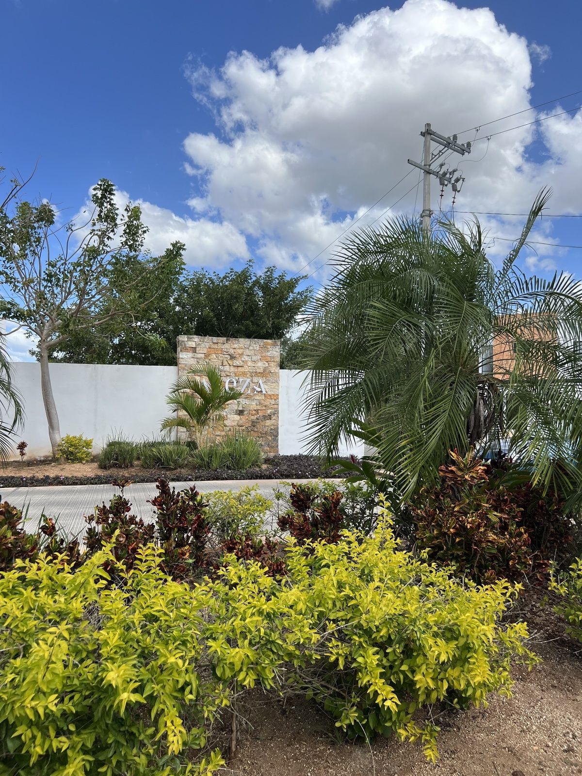 35 de 35: Entrada Privada Aleza