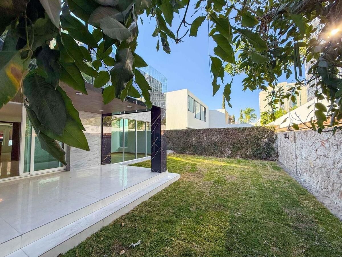 4 de 30: Residencia remodelada en Puerta de Hierro, Coto Murcia, con