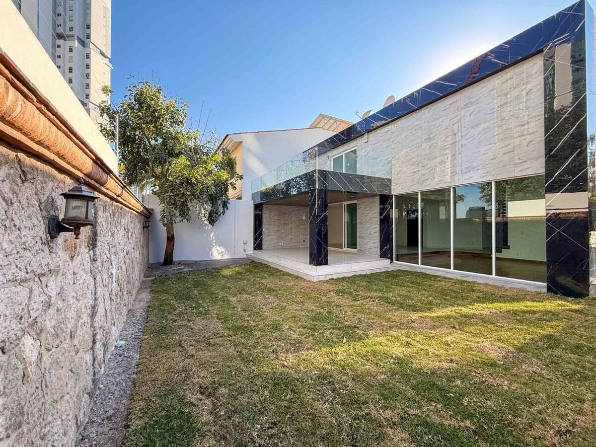 5 de 30: Residencia remodelada en Puerta de Hierro, Coto Murcia, con