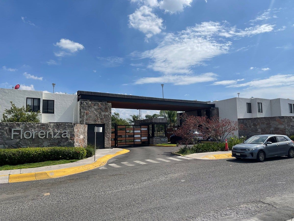 CASA À VENDA EM CONDOMÍNIO PRIVADO COM PISCINA! EL REFUGIO QUERETARO, foto 1 de 15