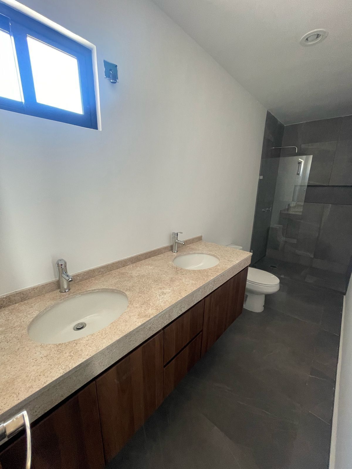9 de 24: Baño, Habitación Principal