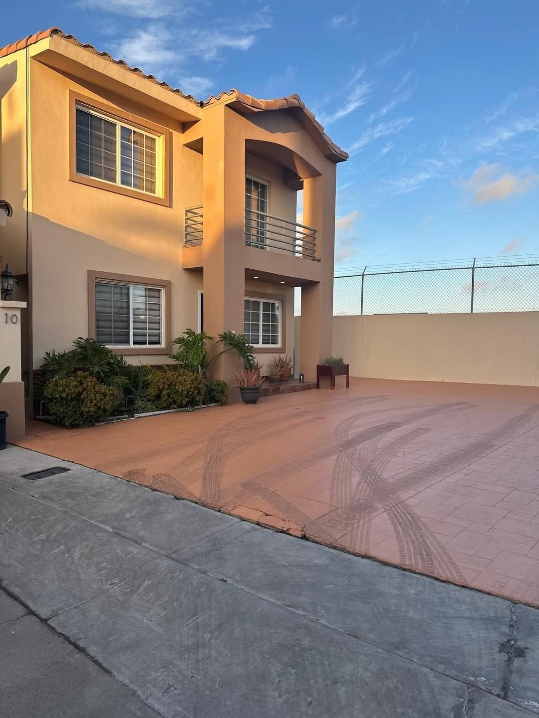 EN VENTA: CASA EN RESIDENCIAL LA CÚSPIDE - foto 1