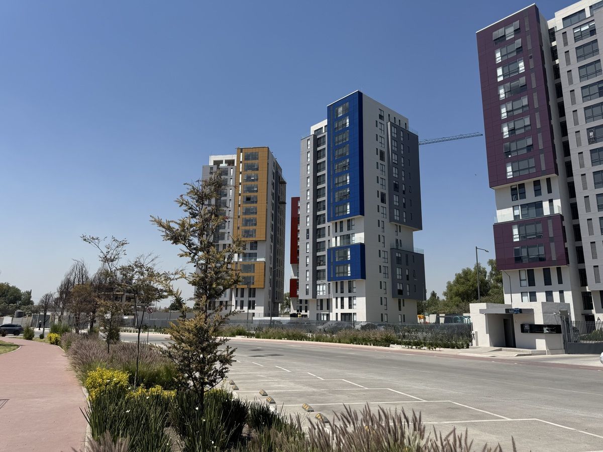 1 de 28: Fachada desarrollo