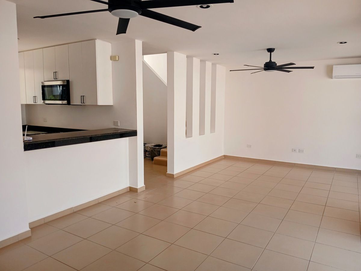 6 of 40: Área de sala