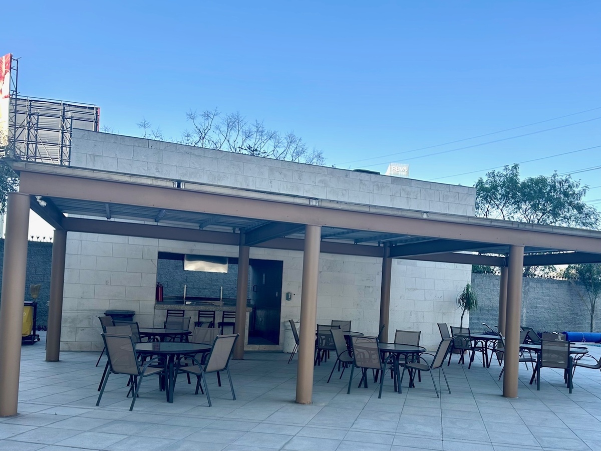 12 de 14: palapa y asadores