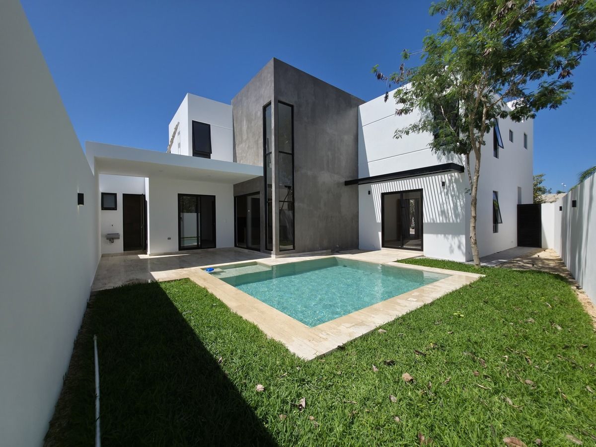 CASA RESIDENCIAL EN VENTA PARA ENTREGA INMEDIATA EN SOLUNA TEMOZÓN NORTE.