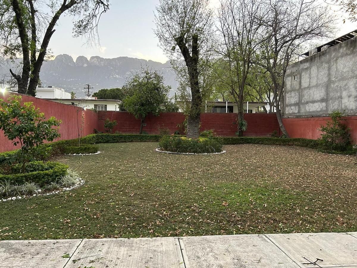 JARDIN ATRAS