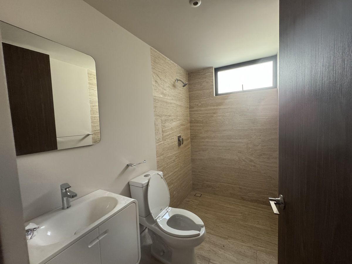 12 de 16: Baños completos