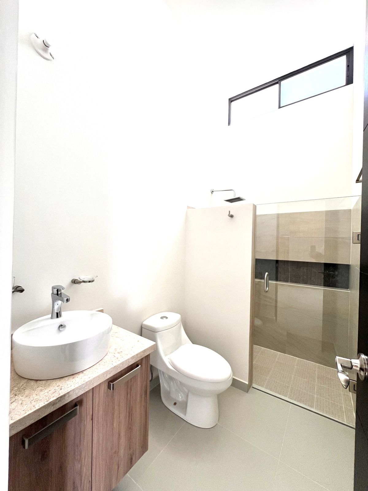 11 de 13: Baño completo recamara principal