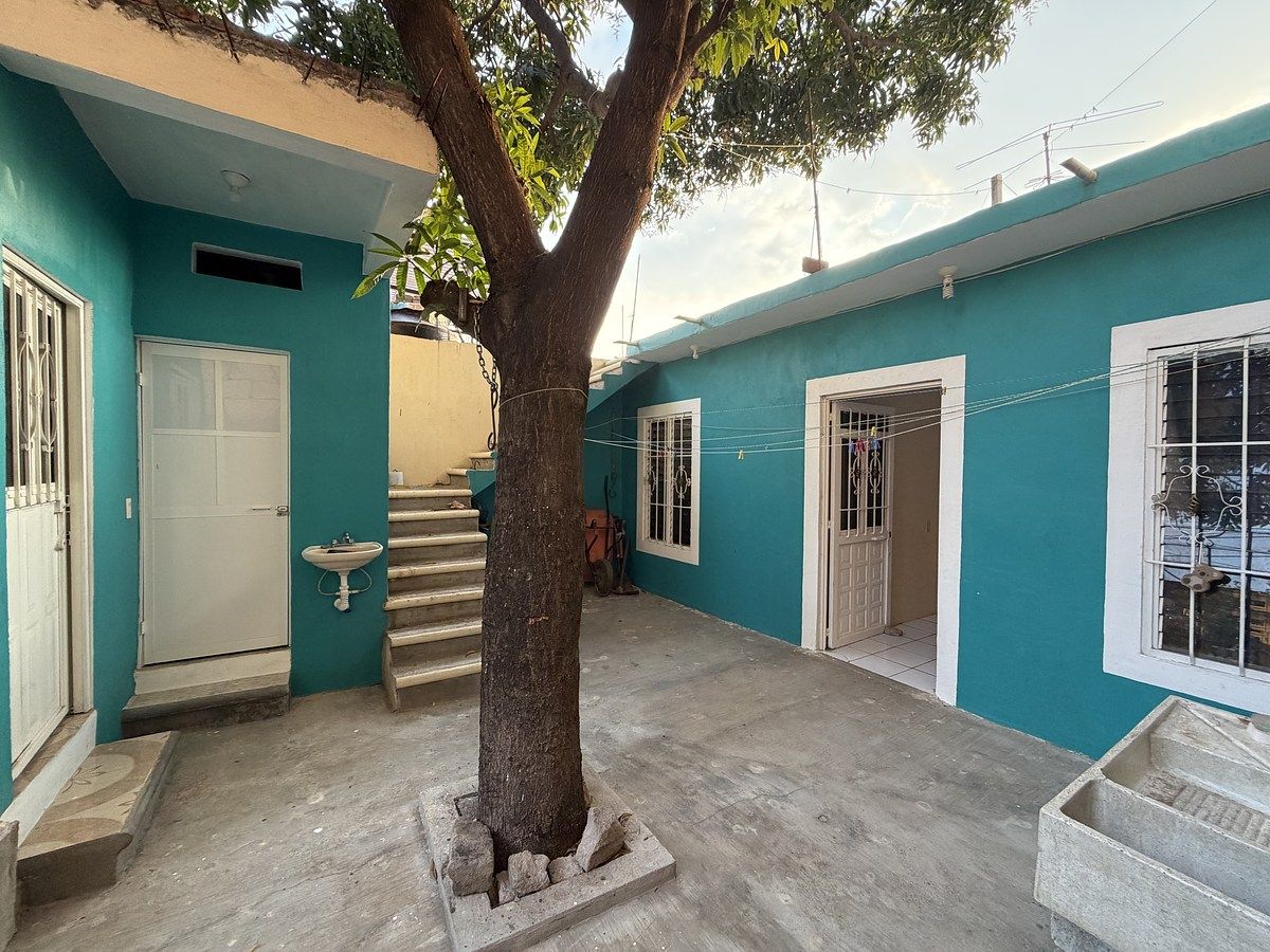 3 de 17: Patio principal