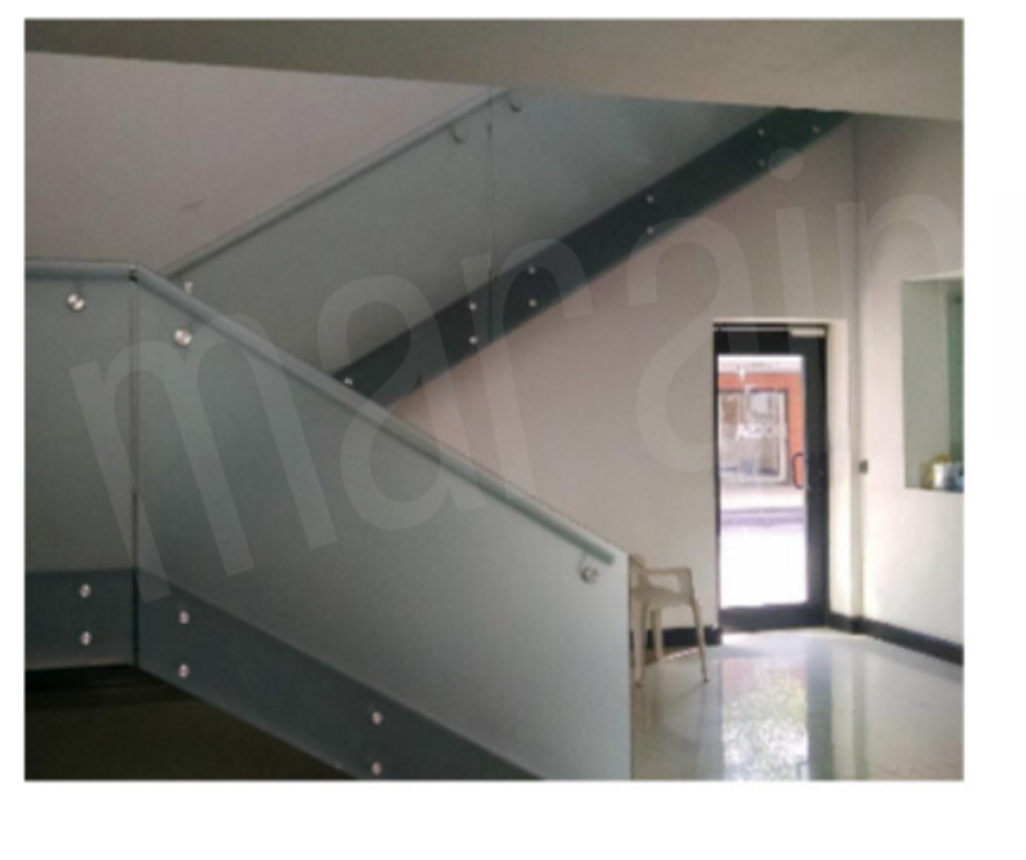 4 of 10: ENTRADA A OFICINAS