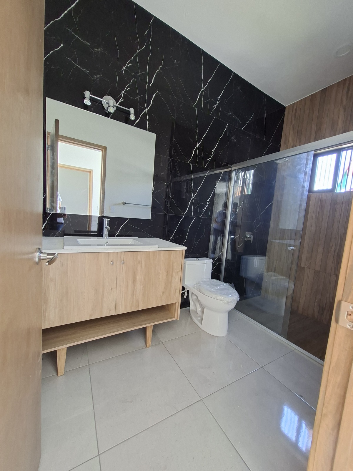 6 de 15: Baño completo en planta baja
