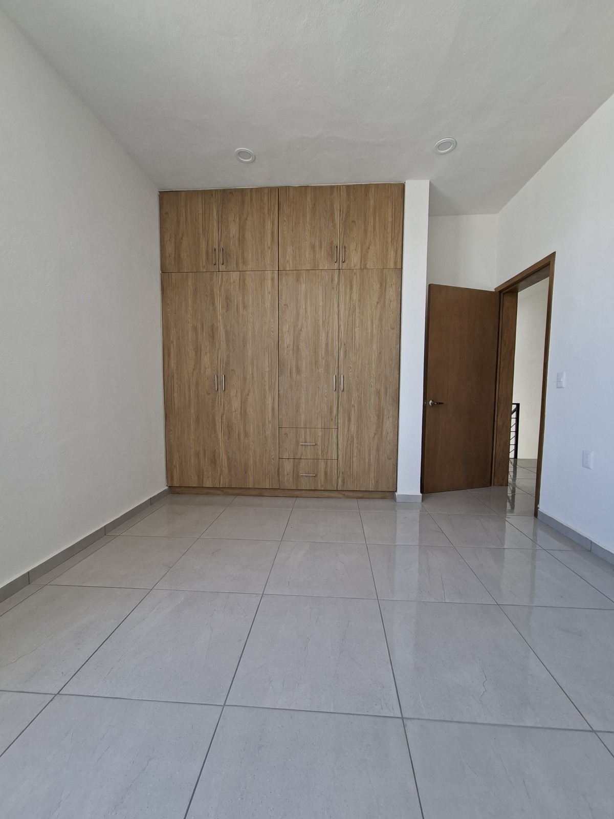 13 de 15: Closets de piso a techo en las Recamaras