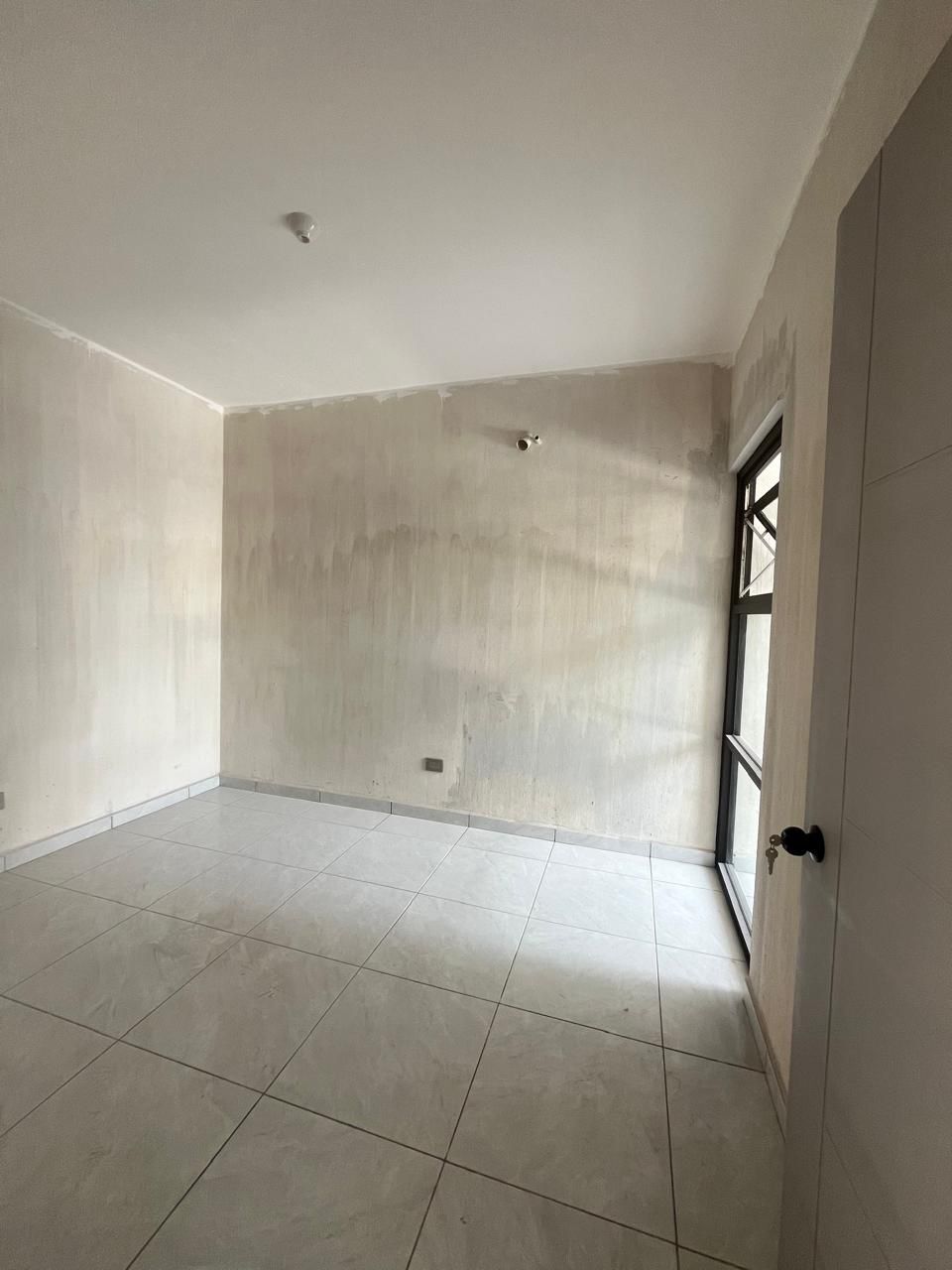6 de 15: Estudio o recamara en planta baja