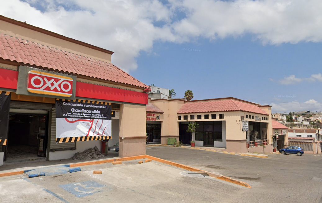 2 de 4: Plaza Jardines