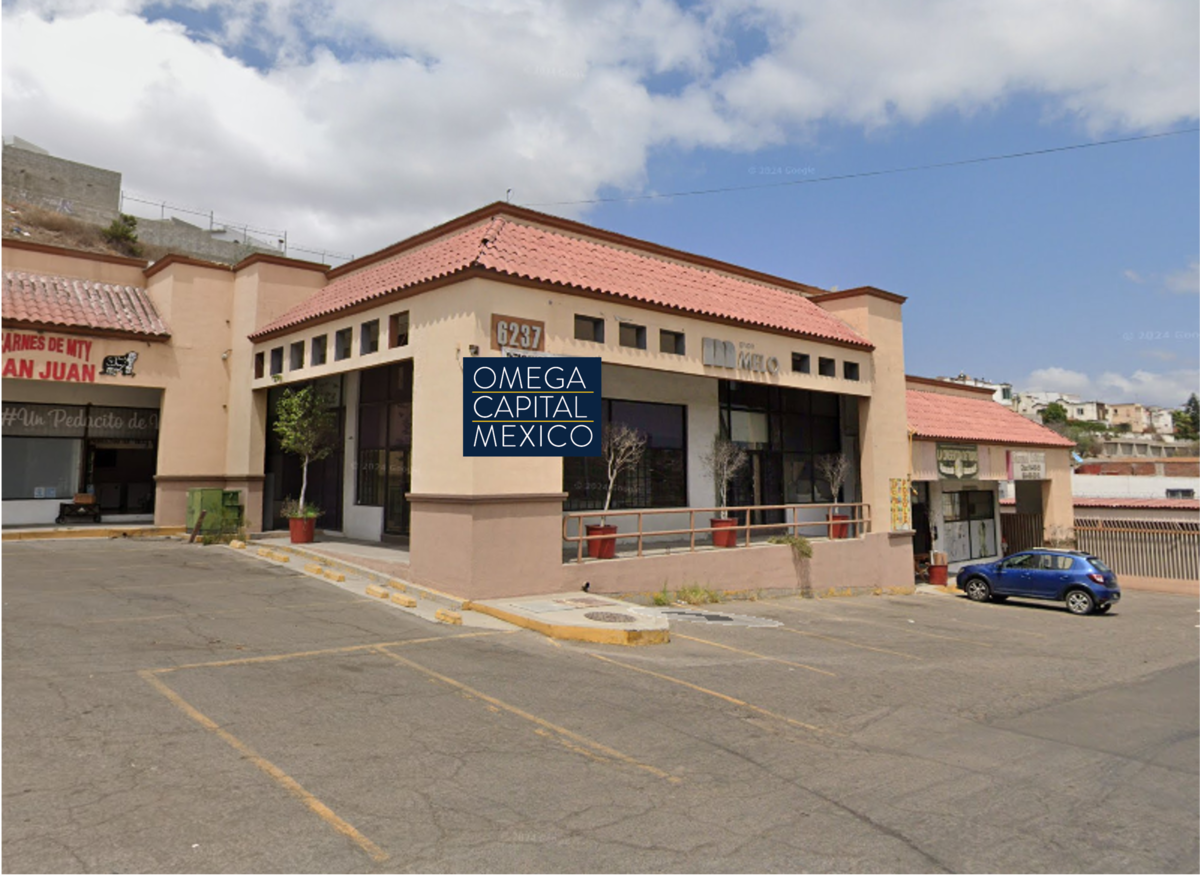 1 de 4: Local con una construcción de 3 niveles