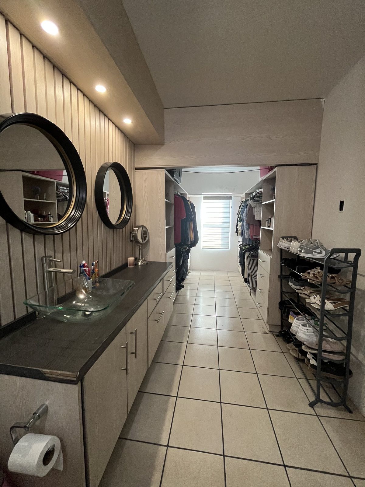 Vestidor y baño recámara principal