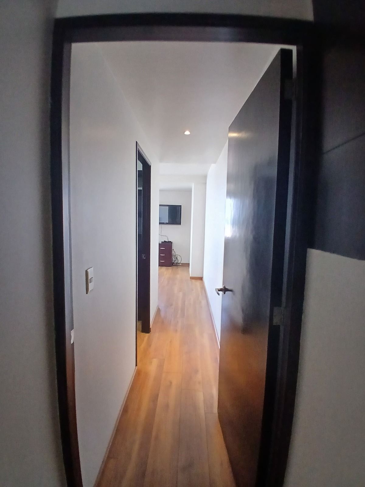 5 de 22: Pasillo entre habitaciones.