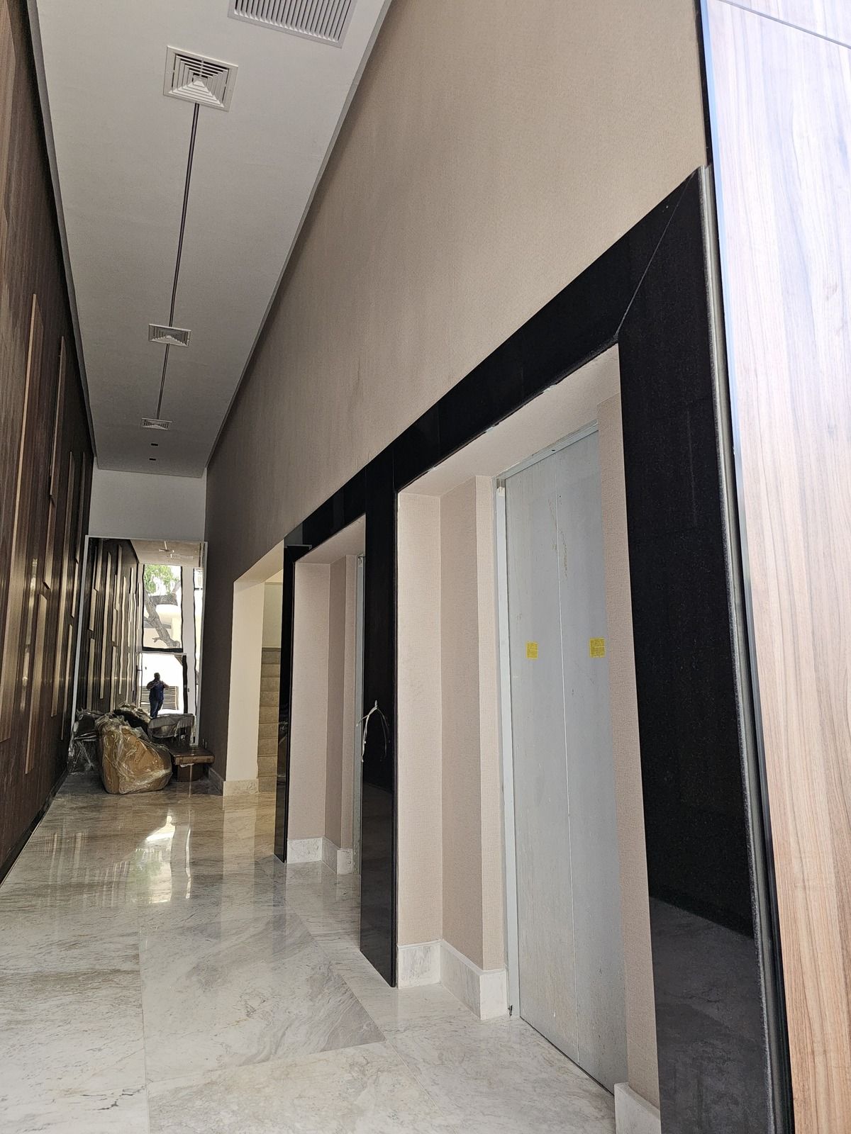 5 de 39: Pasillo Ascensores