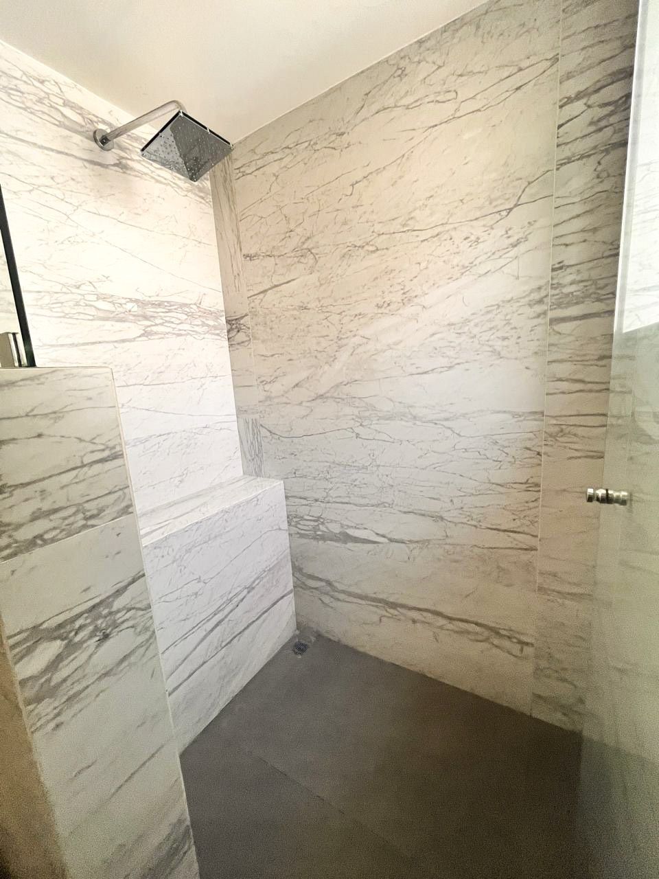 31 de 44: BAÑO RECÁMARA
