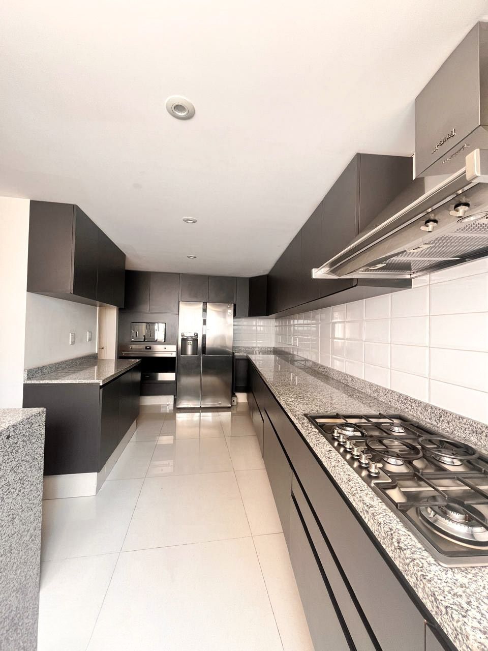 15 de 44: COCINA EQUIPADA