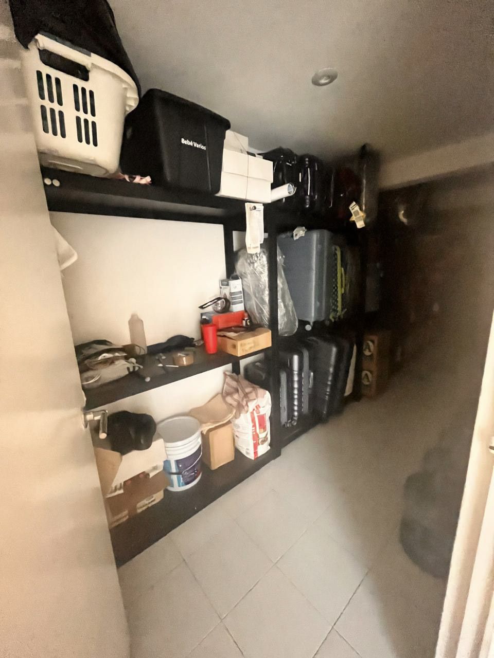 41 de 44: BODEGA
