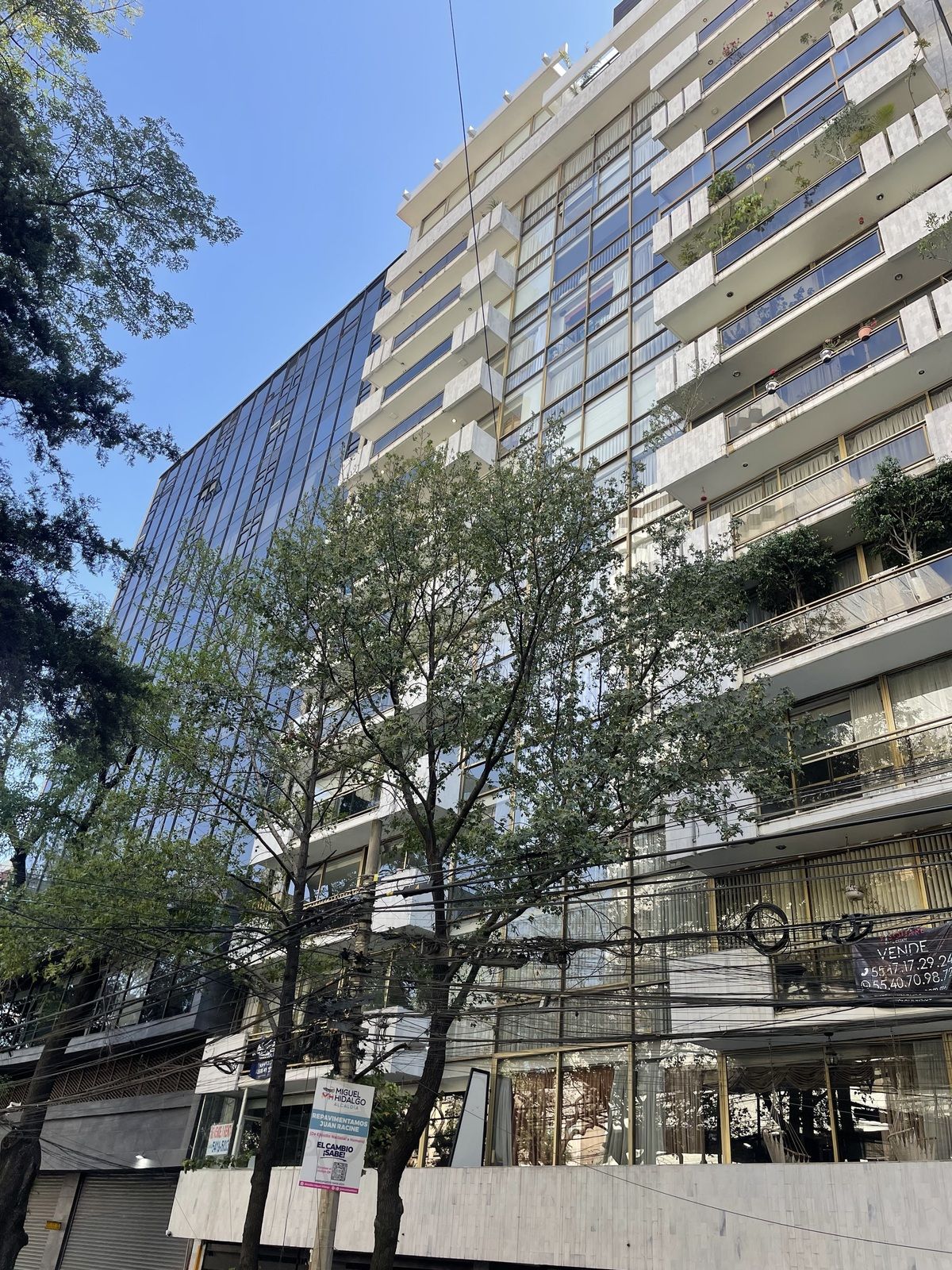 1 de 14: Edificio