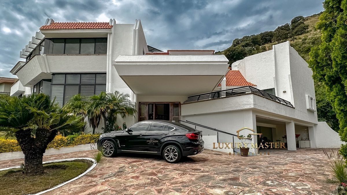 1 de 48: Casa en Venta en Santa Anita Club de Golf fachada