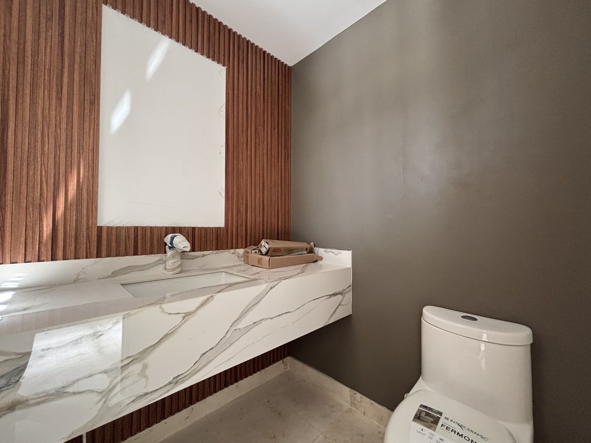 13 de 31: BAÑO VISITAS