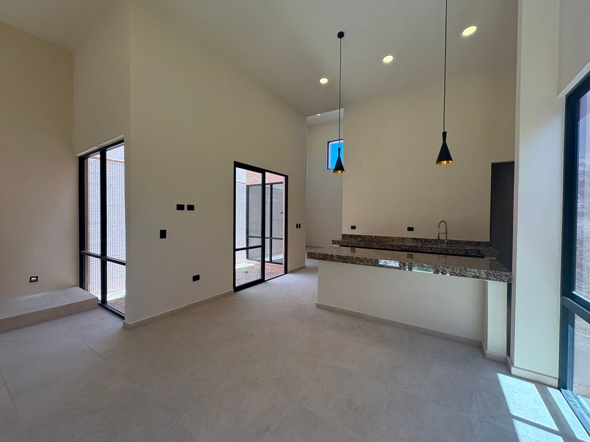 6 de 23: Comedor altura y media