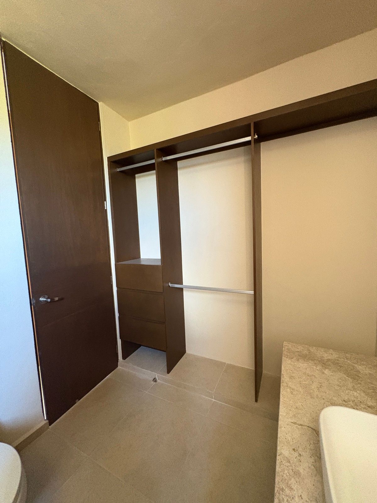 21 de 23: closet vestidor rec 2