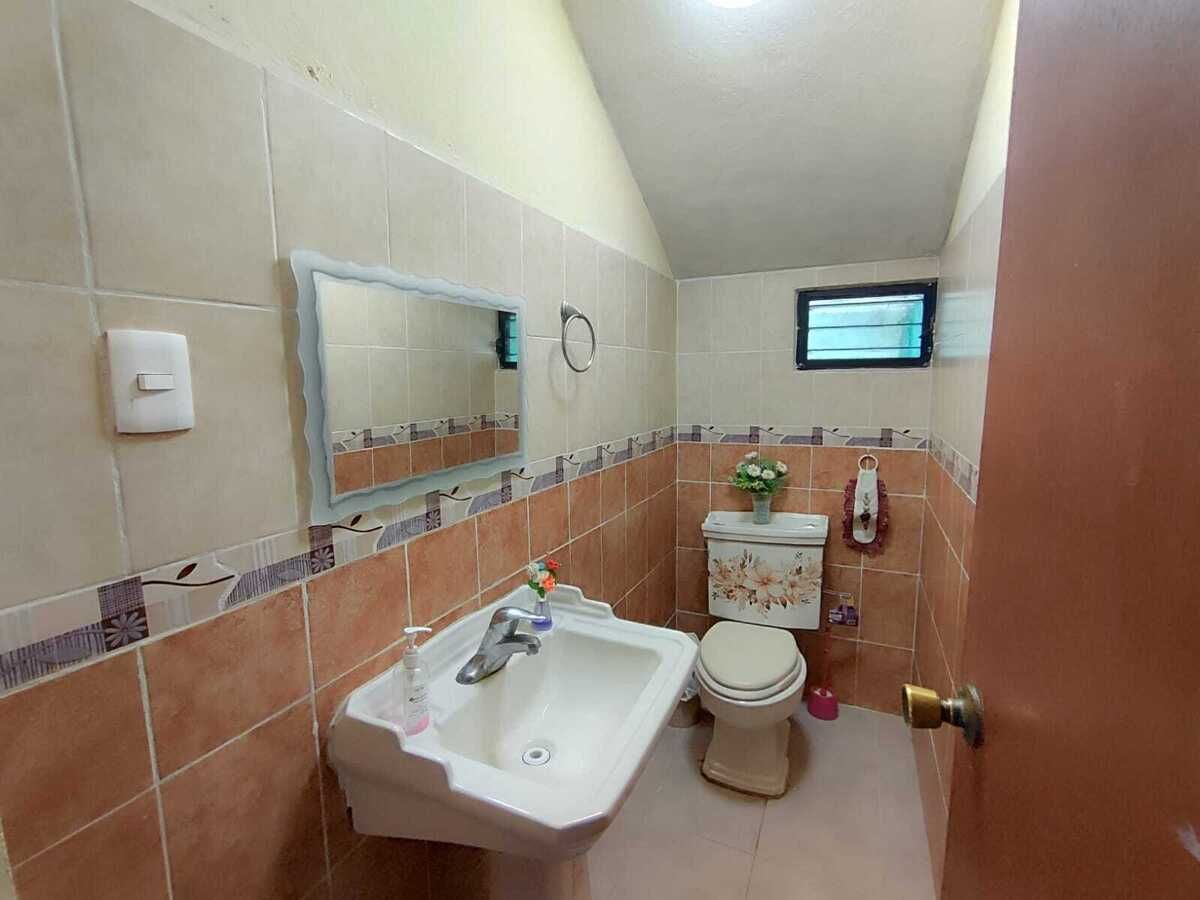 9 de 21: Medio baño