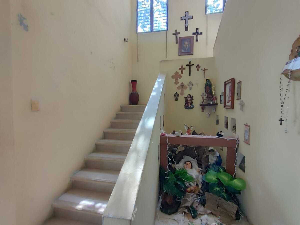 13 de 21: Escalera