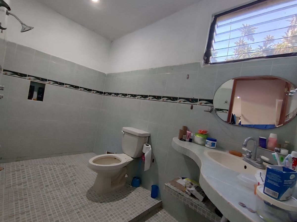 17 de 21: Baño recamara principal