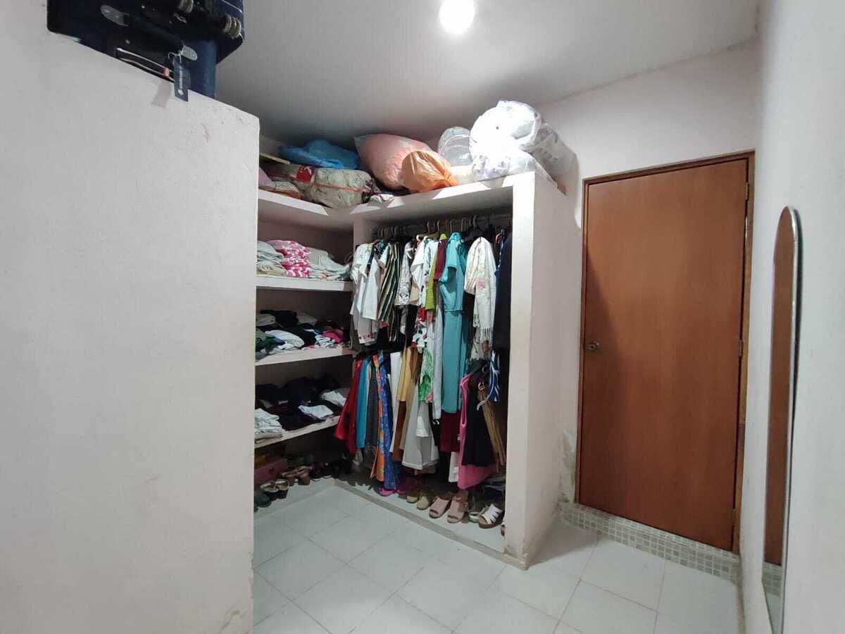 16 de 21: closet vestidor