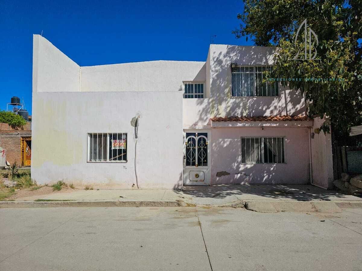 FACHADA, photo 1 of 12