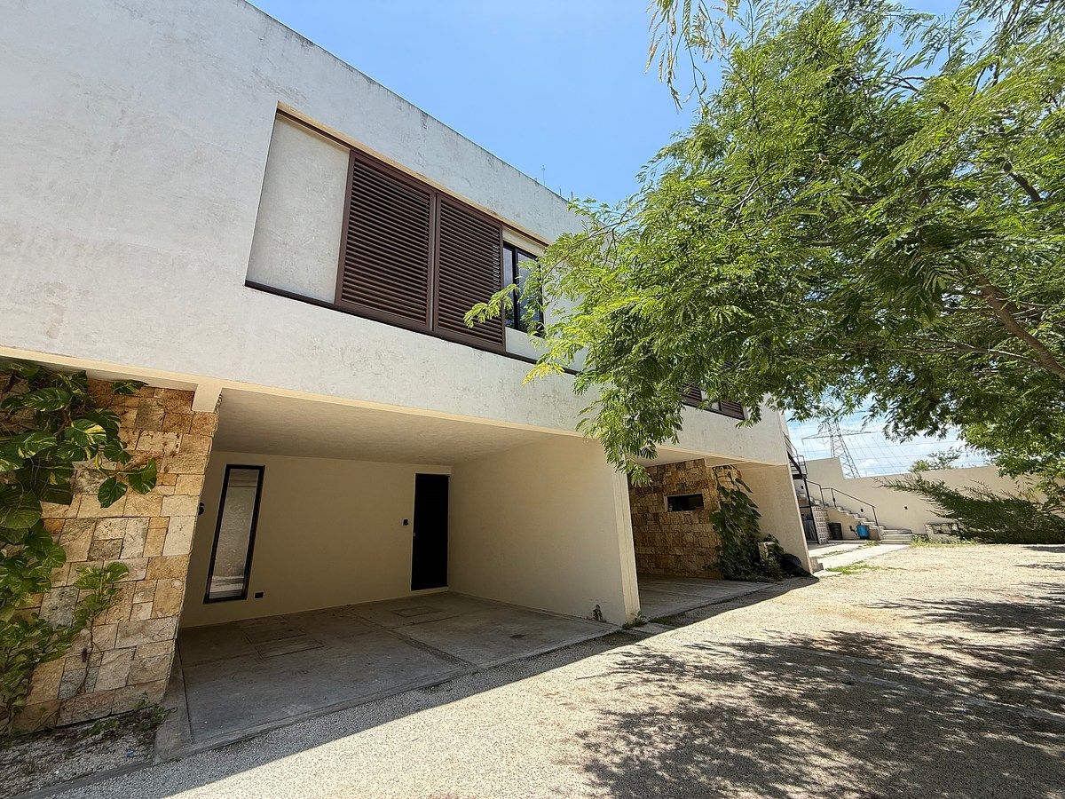 Casa geminada para alugar mobiliada em Temozon Norte, foto 1 de 25