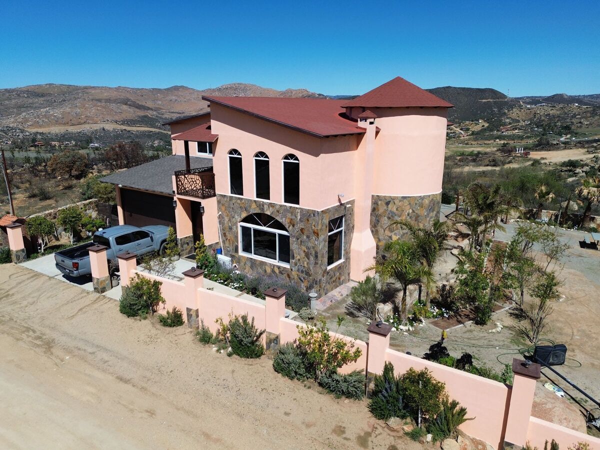 Casa residencial en Rancho Tecate – Equipada y con servicios