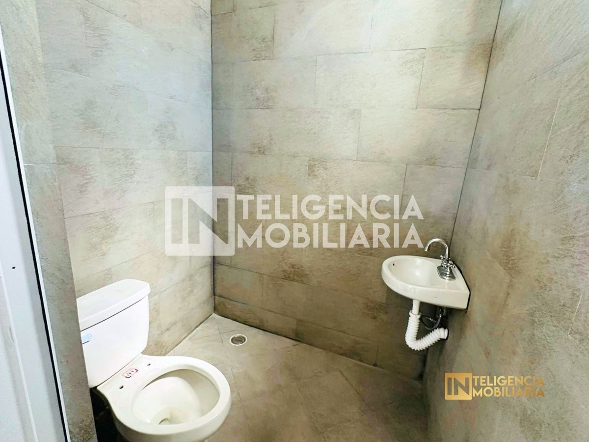 12 de 16: BAÑO