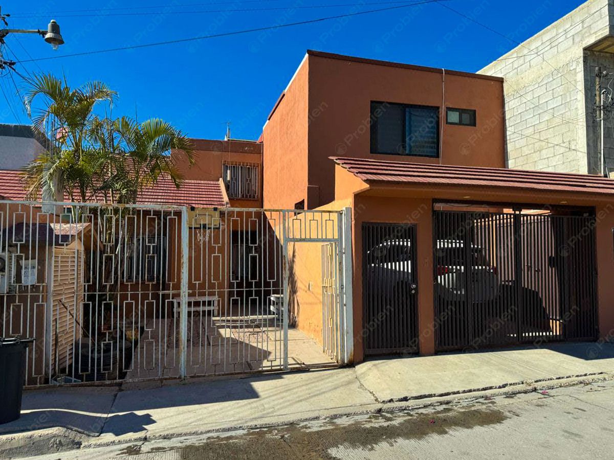 Casa en Venta en Colonia Tecnológico - 3 Habitaciones, 128 m² de Construcción