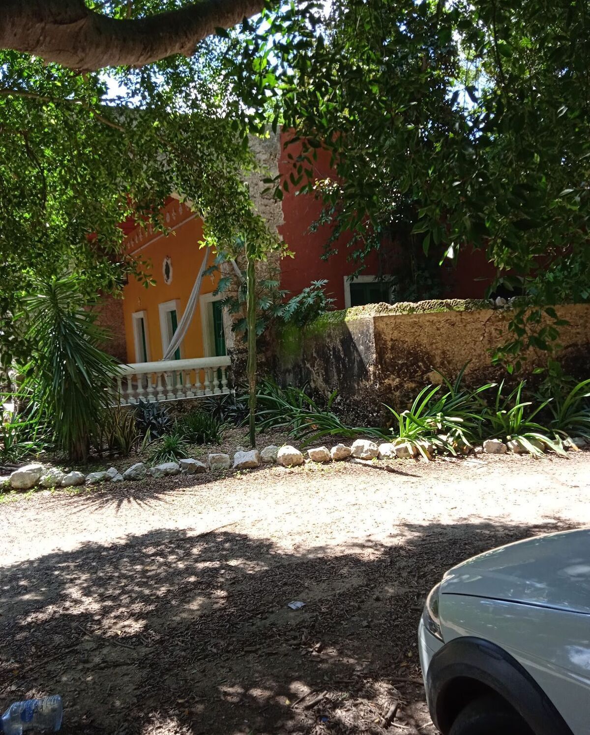 Costado fachada