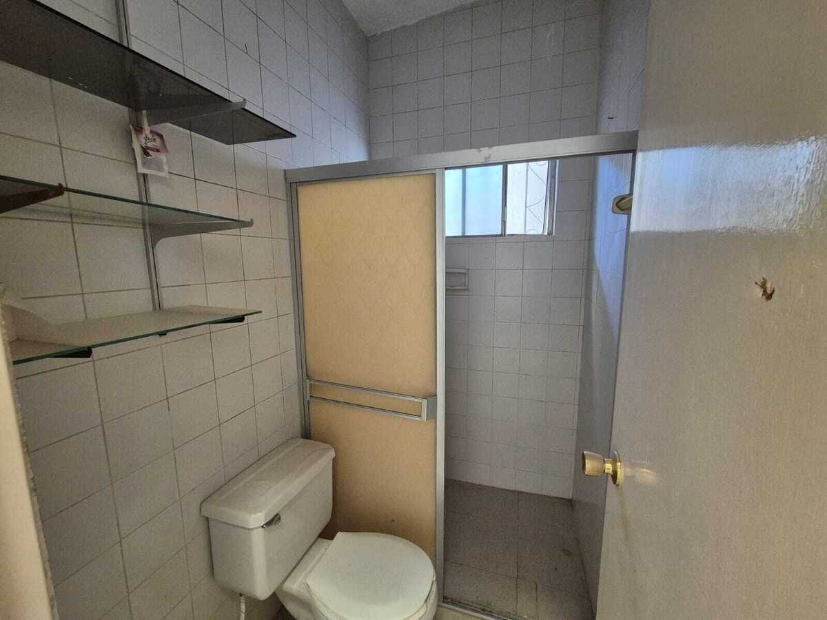 18 de 50: Baño completo