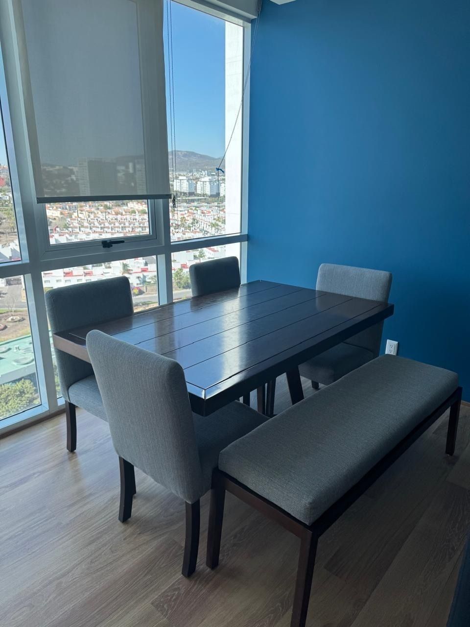 4 of 16: Comedor