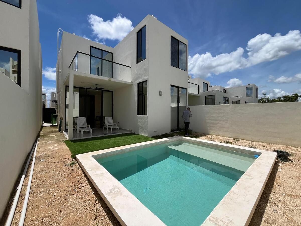 3 of 12: PISCINA-TERRAZA