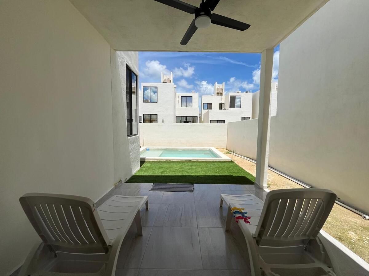 7 of 12: TERRAZA PISCINA