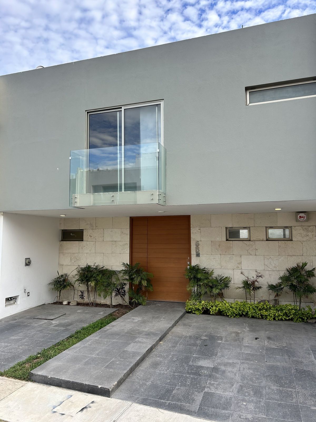 1 de 27: Fachada