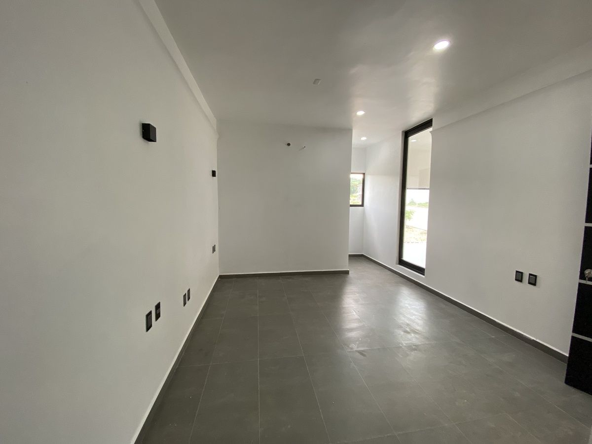 12 de 24: Habitación con baño completo