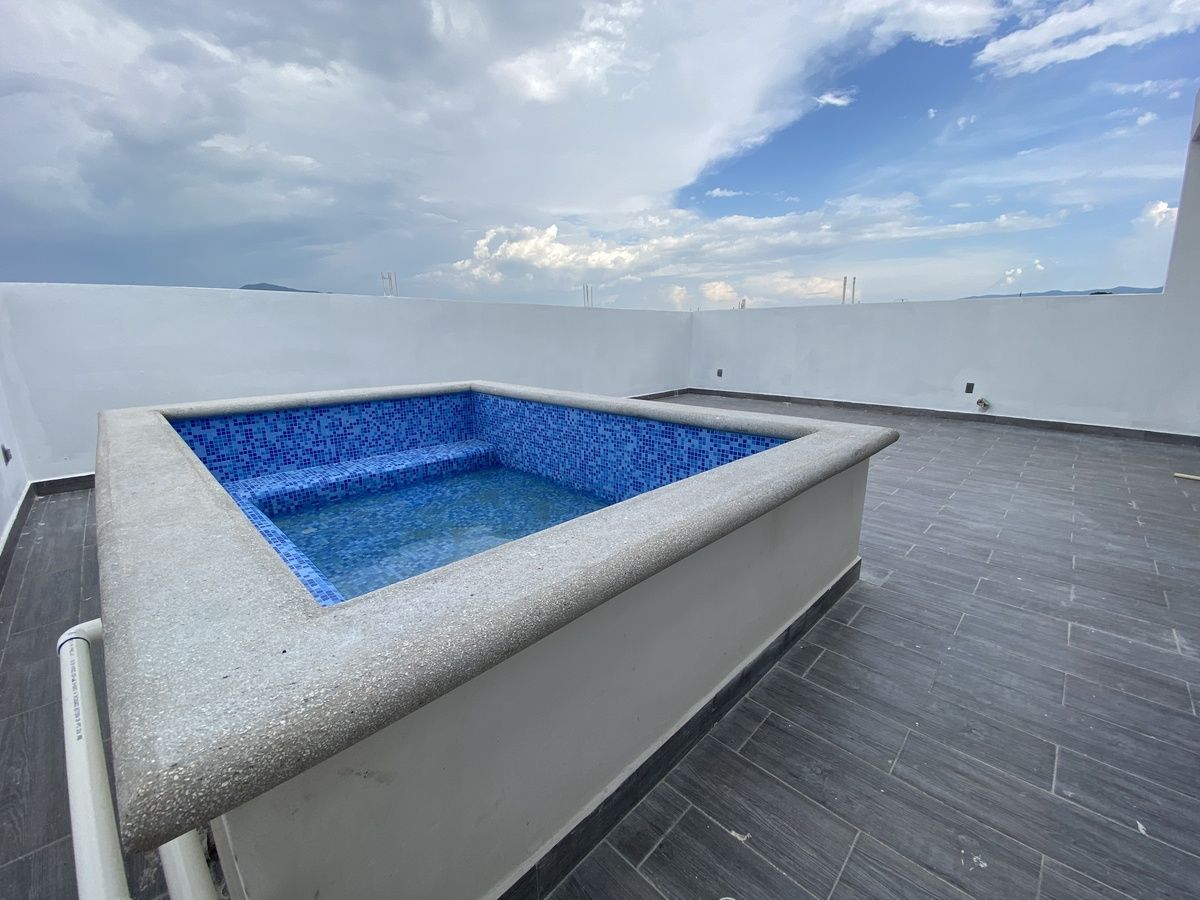 14 de 24: Piscina en la terraza