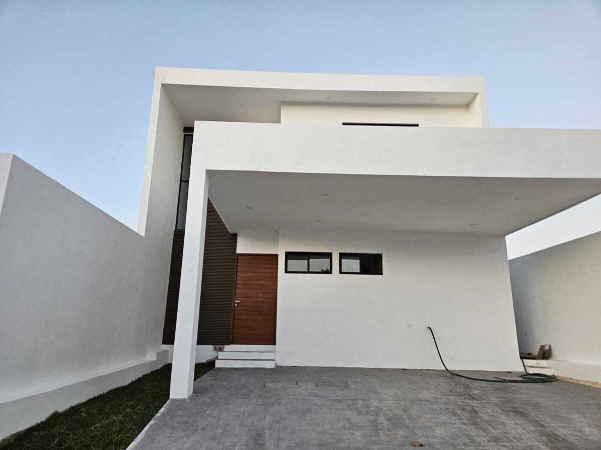 5 of 12: FACHADA