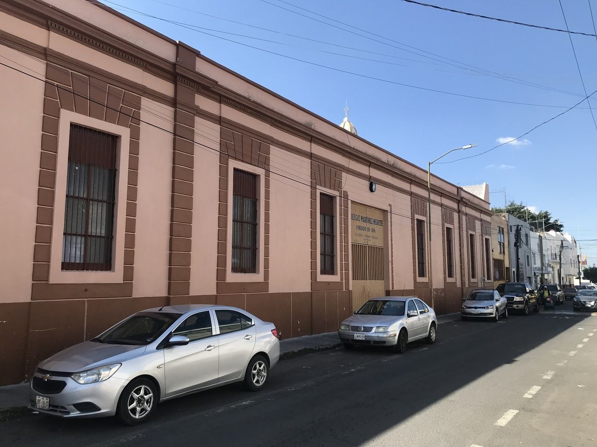 4 de 33